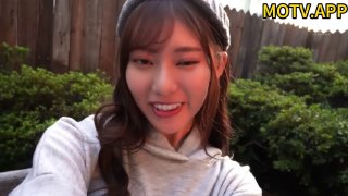 杭州出差找了个清纯女大生来洩慾~800元只能玩脚交~那就让她用脚撸到射~