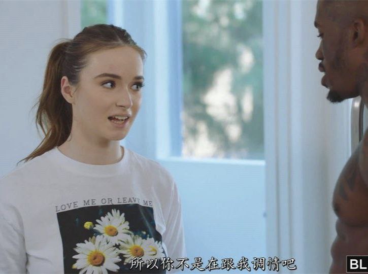 简评：堪称深喉大师，口交和喝水一样痛快，一下子就抵达喉咙最深处，大洋马的腿都抖擞，可见不一般